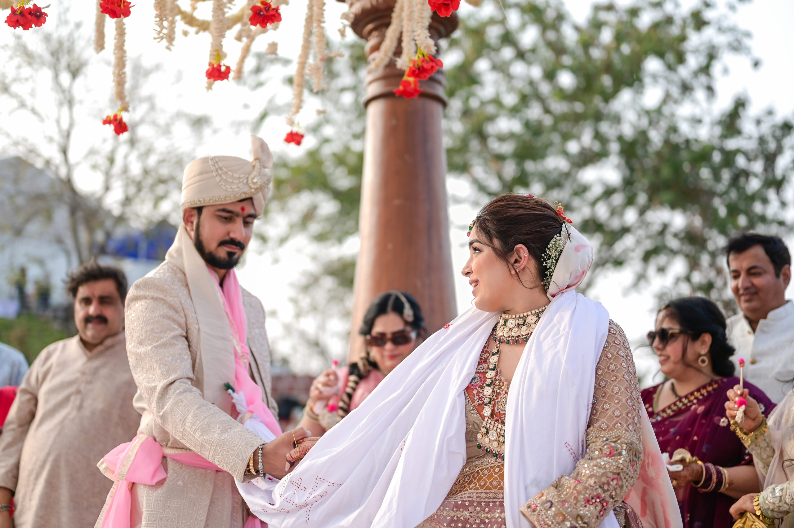 You are currently viewing Wedding Candid Moments That Tell Your Love Story