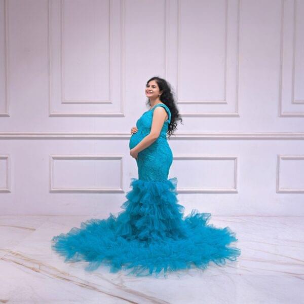 Outdoor maternity photographers in Solapur capturing sunset maternity session