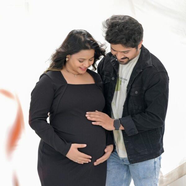 Maternity photographers near Akkalkot serving families from Solapur region